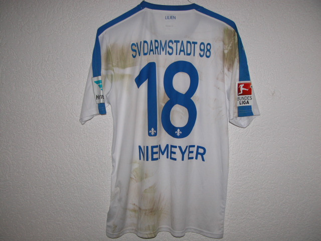 Niemeyer: Original getragen am 10.12.2016 beim Bundesligaspiel beim SC Freiburg.